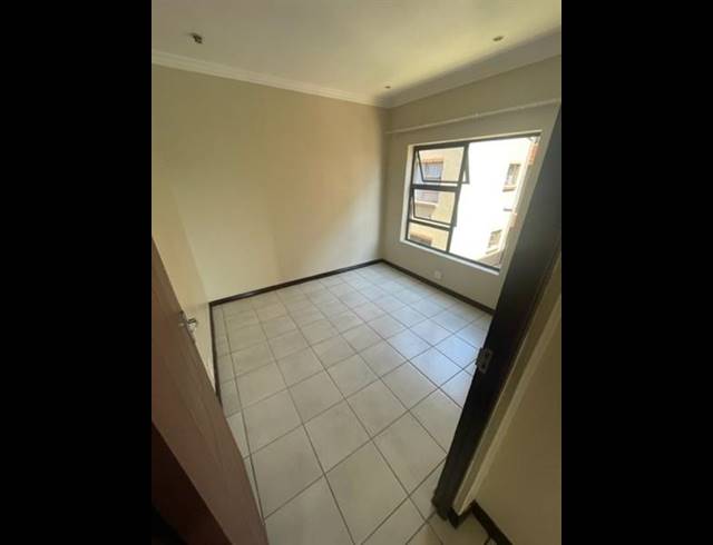 2 BEDROOM PROPERTY TO RENT IN WILROPARK